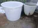法歐諾牛筋大水桶塑料桶加厚大容量家用帶蓋圓桶儲水桶釀酒發(fā)酵桶叉車(chē)桶 400牛筋圓桶955*790*765白色 曬單實(shí)拍圖