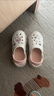 名創(chuàng)優(yōu)品（MINISO）洞洞鞋女涼鞋夏季外穿防滑防臭eva踩屎感厚底開車海邊沙灘拖鞋 白淺粉+花間蝶涌(13個)滴塑 38-39 【適合37-38碼穿】 曬單實拍圖
