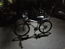 金武端自行車(chē)成人山地車(chē)公路賽車(chē)單車(chē)騎行變速超輕越野中學(xué)生初中青少年 頂配版-輻條輪-黑白色 26寸21速 曬單實(shí)拍圖