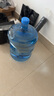 韓禾水桶純凈水桶飲水機桶大號桶裝水桶食品級儲水桶加厚礦泉水接水桶 18.9升PC材質(zhì)（手提式擰蓋）款 曬單實(shí)拍圖