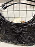 CHARLES&KEITH褶皺油蠟皮手提單肩腋下包女生日禮物CK2-40271360 Noir黑色 M 曬單實(shí)拍圖
