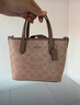 蔻馳（COACH）【官方授權(quán)店】女士city15小號單肩斜挎包托特包送女友禮物 CW032SVPWH淺卡其豆沙粉 曬單實拍圖