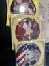 ch國擬雙閃吧唧徽章擬人系列浮雕冷燙胸章馬口鐵谷子周邊 美4 75mm（浮雕冷燙工藝） 曬單實(shí)拍圖