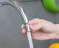 GuGuGo【德國】水龍頭延伸器轉接頭廚房防濺頭增壓起泡器萬(wàn)向旋轉水龍頭 【精銅接口】?jì)蓹n防濺頭-亮銀 萬(wàn)向沖洗丨防腐耐銹丨送全套配件 曬單實(shí)拍圖