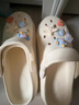 名創(chuàng)優(yōu)品（MINISO）洞洞鞋女款2025新款eva防滑防臭沙灘鞋增高涼拖鞋女夏季外穿 卡其+海洋星星(10個(gè))滴塑 38-39 曬單實(shí)拍圖