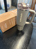 STANLEY巨無霸杯PRO吸管杯大容量辦公不銹鋼杯子887ML-凝灰?guī)r七夕送禮 曬單實(shí)拍圖