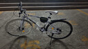 TORUI死飛自行車(chē)成年人學(xué)生上下班代步車(chē)雙碟剎減震變速越野公路賽車(chē) 30高刀-白黑白色+騎行大禮包 26寸24速 曬單實(shí)拍圖