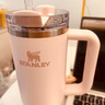 STANLEY巨無霸吸管杯水杯保溫杯不銹鋼杯子大容量887ML-晶粉色禮物 曬單實(shí)拍圖