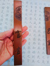 鄭海衫鎮尺紫銅浮雕創(chuàng  )意壓紙鎮毛筆文房四寶壓宣紙鎮尺書(shū)法壓紙禮物實(shí)心純銅壓條擺件定制 紫銅花開(kāi)富貴浮雕鎮尺15cm禮盒裝 曬單實(shí)拍圖