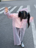 SooGree兒童雨衣男童女童寶寶小學(xué)生幼兒園小孩雨披時(shí)尚防水連體雨衣外套 EVA連體雨衣紅色 身高100-150cm 曬單實(shí)拍圖