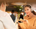 索尼（SONY） WH-1000XM4無(wú)線(xiàn)藍牙耳機智能降噪頭戴式高解析度重低音耳麥 電腦游戲辦公網(wǎng)課學(xué)習出街圖書(shū)館宿舍 黑色 曬單實(shí)拍圖