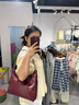 香微（XIANGWEI）2025斜挎大容量紅色結婚包包新娘包日?？捎酶邫n訂婚新婚新人禮物 紅色【禮袋禮盒裝+花束絲巾】 【婚禮實(shí)用大方包包】 曬單實(shí)拍圖