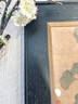 萱木堂宋代美學(xué)客廳花鳥(niǎo)裝飾畫(huà)中古風(fēng)玄關(guān)掛畫(huà)新中式復古餐廳高級感壁畫(huà) 《銀杏翠鳥(niǎo)圖》 寬33cm*高33cm 黑色鎏金實(shí)木框 有機玻璃（亞克力）+實(shí)木防潮背板手工精裱 曬單實(shí)拍圖
