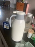 欣美雅保溫壺家用保溫水壺大容量學(xué)生宿舍用保溫瓶茶瓶戶外開水瓶熱水瓶 白色 1L /1.3/1.6/ 2L （多款可選） 2000毫升 曬單實拍圖