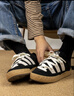 adidas「鯊魚(yú)面包鞋」ADIMATIC經(jīng)典滑板鞋男女阿迪達斯官方三葉草 黑色/白色   42 曬單實(shí)拍圖