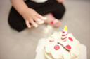 邁米德仿真黃金寶寶手鐲一對兒童滿月百天拍照道具嬰兒小孩周歲生日禮物 寶寶光面手鐲一對【紅色禮盒裝】 曬單實拍圖