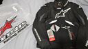 Alpinestars T-GP R V3 a星摩托車(chē)騎行服秋冬防水保暖四季機車(chē)服騎士服男 黑/白12 L 曬單實(shí)拍圖