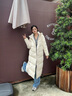 波司登（BOSIDENG）25年新款羽絨服女款過(guò)膝長(cháng)款90絨顯瘦連帽保暖冬季外套B250245526 暖絨米7C28 S 160/84A 體重約100-110斤 曬單實(shí)拍圖