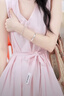 UR2025夏季新款女裝度假風(fēng)腰帶V領(lǐng)無(wú)袖連衣裙UWH750040 冷粉色 XS 曬單實(shí)拍圖