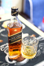 尊尼獲加（JOHNNIE WALKER）洋酒 12年黑方黑牌500ml 蘇格蘭調和型威士忌無(wú)盒 曬單實(shí)拍圖