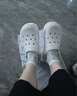斯凱奇（Skechers）怪獸泡泡鞋|女防滑耐磨涼拖鞋休閑外穿洞洞鞋 女-白色/多彩色/WMLT 37 曬單實(shí)拍圖