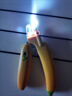 爪小囡 貓咪指甲剪狗狗指甲鉗寵物指甲刀帶寵物LED燈防剪傷血線專用神器 香蕉黃 LED雙燈+送銼刀+電池 曬單實拍圖