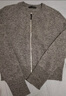 MO&Co.針織開(kāi)衫2025秋新品含綿羊毛圓領(lǐng)金屬拉鏈短款簡(jiǎn)法MBE3CART01 深花灰色 S /160 曬單實(shí)拍圖