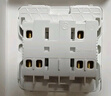 施耐德電氣 三開雙控開關(guān) 86型暗裝墻壁電源開關(guān)插座面板 珍鉑系列 絲絨白色 曬單實(shí)拍圖