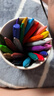 輝柏嘉（Faber-castell）特點(diǎn)三角可擦蠟筆24色 兒童美術(shù)生繪畫(huà)棒畫(huà)筆紙盒裝 322620  送筆刨橡皮美術(shù)寫(xiě)生 曬單實(shí)拍圖