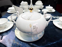 偉尊 景德鎮(zhèn)陶瓷高檔喬遷餐具套裝中式碗盤家用奢華高端盤子碗碟組合 荷塘月色豪華皮箱包裝 75頭 曬單實拍圖