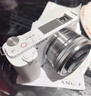 索尼（SONY）【政府補(bǔ)貼】ZV-E10L 半畫(huà)幅微單相機(jī) 標(biāo)準(zhǔn)鏡頭套裝 顏值機(jī)身 精準(zhǔn)對(duì)焦 VLOG APS-C畫(huà)幅 白色 七夕 曬單實(shí)拍圖