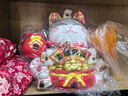 智匯招財(cái)貓開業(yè)大擺件自動(dòng)招手電動(dòng)搖手大號(hào)陶瓷新店開業(yè)大吉喬遷禮物 【大麥大賣】 32 *25*29 【禮盒+坐墊+圍脖】電池插電兩用 曬單實(shí)拍圖