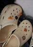 名創(chuàng)優(yōu)品（MINISO）洞洞鞋男女夏季外穿涼鞋防滑厚底踩屎感包頭涼拖鞋 卡其+海洋星星 曬單實拍圖