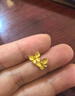 六福珠寶七夕情人節(jié)禮物 足金蝴蝶黃金耳釘 計(jì)價(jià) 約2.17克-配硅膠耳堵 曬單實(shí)拍圖
