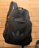 阿迪達斯ADIDAS三葉草 Logo拉鏈開(kāi)合雙肩包 男女包JD5522 黑色 NS 曬單實(shí)拍圖