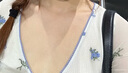 UR2025春季新款女裝蝴蝶結V領(lǐng)碎花木耳邊長(cháng)袖T恤UYL450054 曬單實(shí)拍圖