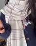CEENIU圍巾女生秋冬季2025新款韓系百搭氛圍感圍脖女士長(cháng)款格子保暖披肩 流蘇格子條紋圍巾【米白色】 曬單實(shí)拍圖