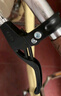 凌云鶴自行車(chē)剎車(chē)把自行車(chē)配件剎車(chē)器套裝配件大全山地車(chē)單車(chē)通用剎把 鋁合金黑色加長(cháng)四指【1對】 【加長(cháng)手柄 手感舒適】 曬單實(shí)拍圖