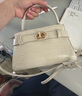 CHARLES&KEITH鱷魚(yú)紋凱莉包手提斜挎婚包包女包生日禮物CK2-50270880-1 Ivory象牙色 S 曬單實(shí)拍圖