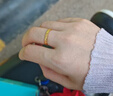 中國黃金熔巖之心黃金戒指男女足金閉口戒生日禮物送男女朋友 金重約0.6g【足金戒指】 【圈口15#】 曬單實(shí)拍圖