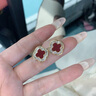 伊燦超閃鋯石紅色四葉草耳釘女2025新款爆款氣質(zhì)耳環(huán)小眾設(shè)計(jì)高級(jí)耳飾 超閃鋯石紅色四葉草耳釘 曬單實(shí)拍圖