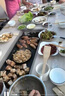 遠(yuǎn)茂(YM)戶外桌椅電燒烤鑄鋁露臺(tái)庭院花園鐵藝家用外擺室外休閑組合戶 6特斯林椅+188CM白木紋鋁板雙爐桌 曬單實(shí)拍圖