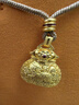 老鋪黃金古法手工足金項(xiàng)鏈 · 花絲麒麟獻(xiàn)瑞福袋吊墜（繩鏈款） 寶石款金重約19.6g 曬單實(shí)拍圖