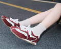 TOOMANYSHOES 【吳昕同款】甜味補劑 夏季新款軟底網(wǎng)面運動鞋透氣休閑德訓(xùn)鞋女 酒紅色 38 曬單實拍圖