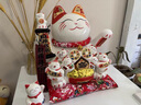 吉貓?zhí)谜胸斬垟[件開業(yè)大號自動搖手店鋪前臺家居客廳裝飾發(fā)財貓送禮禮品 31CM高【財源滾滾】搖手貓 【禮盒+坐墊+圍脖】電池插電兩用 曬單實拍圖