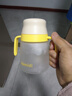 卡蜜迪（kamidi）寶寶牛奶吸管杯嬰兒童帶刻度玻璃喝水泡奶瓶直飲吸管水杯1-3-6歲 克洛黃 230ml -覆膜牛奶杯 曬單實(shí)拍圖