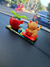 蕊杰汽車(chē)擺件太陽(yáng)能中控臺招財貓裝飾擺件車(chē)內高檔車(chē)載香薰男女士用品 紅太陽(yáng)花+黃色招財貓+10ml香水 曬單實(shí)拍圖