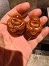 巴西大橄欖核手把件彌勒佛純手工雕刻核雕天然保健球男款文玩手球 37mm左右大號一對手球 曬單實(shí)拍圖