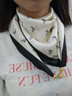 啄木鳥(niǎo)護頸方巾絲巾女2025新款磁吸扣小圍巾春天媽媽系脖圍脖三角巾禮盒 疊馬-白色 曬單實(shí)拍圖