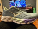 美津濃（MIZUNO）25年新款 運(yùn)動(dòng)鞋男女跑步鞋透氣緩震回彈慢跑鞋WAVE SKY 8 曬單實(shí)拍圖